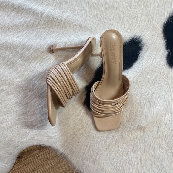 Cape Robbin Mexmon High Heels: Strappy Shoes Heels with Square Open Toe - Picture 6 of 9